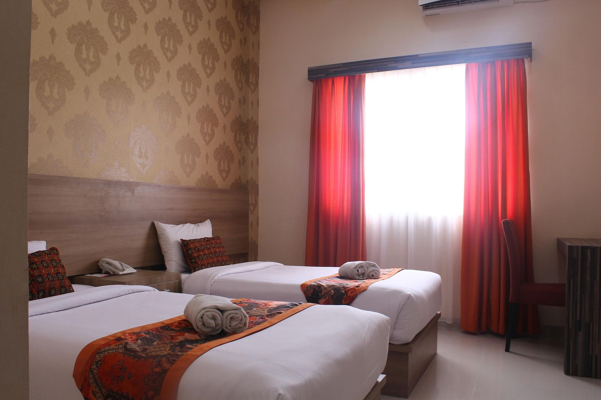 New D'Dhave Hotel Padang  Exterior photo