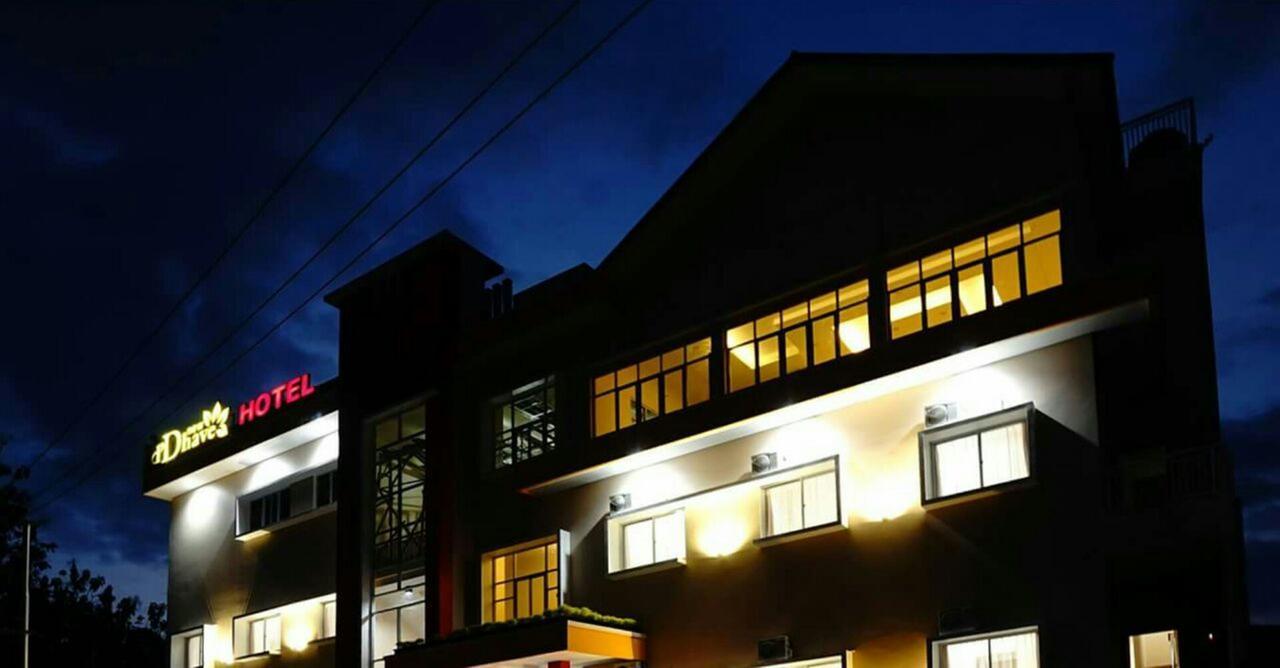 New D'Dhave Hotel Padang  Exterior photo